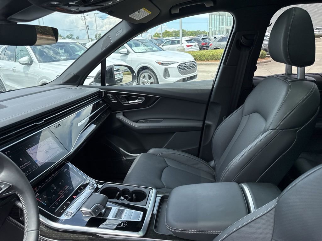 Used 2025 Audi Q7 3.0T Prestige w/ Prestige Package image 31