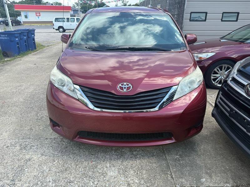 Used 2012 Toyota Sienna LE FWD image 13