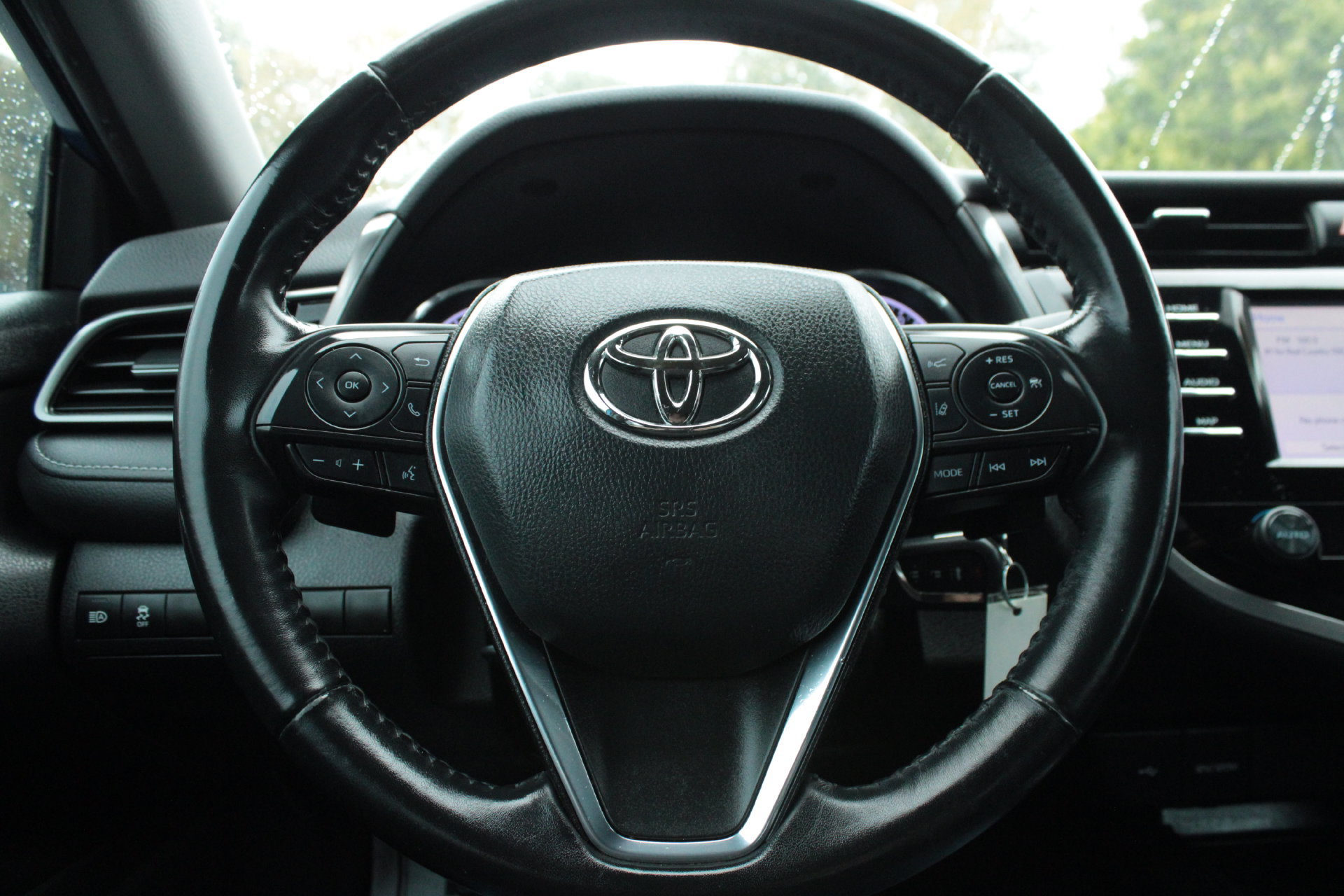 Used 2020 Toyota Camry SE FWD image 25