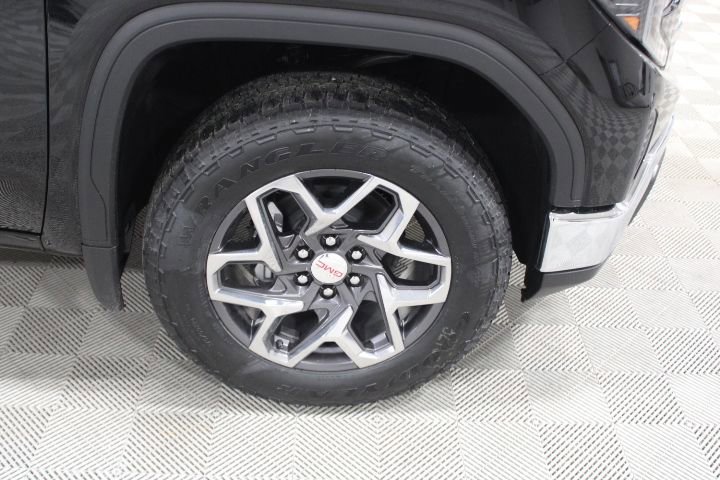 New 2026 GMC Sierra 1500 SLE image 45