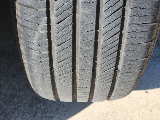 Used 2022 Chevrolet Traverse LS image 11