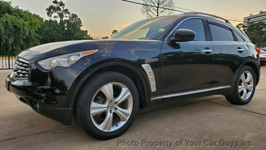 Used 2010 INFINITI FX35 AWD w/ Navigation Pkg image 1