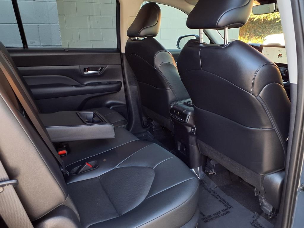 Certified 2024 Toyota Grand Highlander XLE image 22
