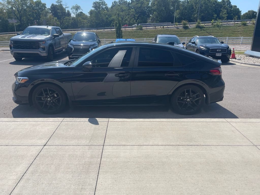 Used 2023 Honda Civic Sport image 3