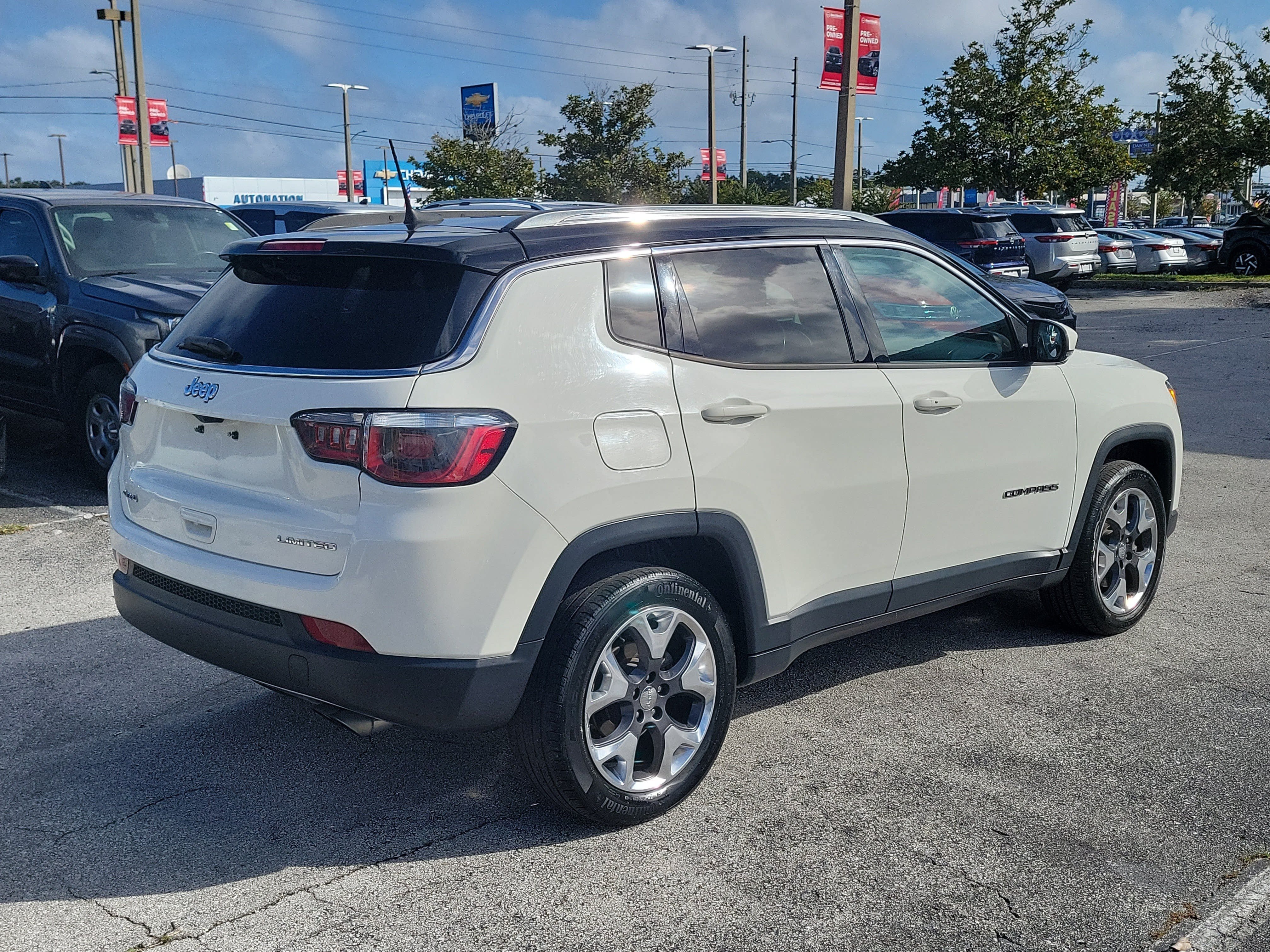 Used 2019 Jeep Compass Limited AWD/4WD image 4