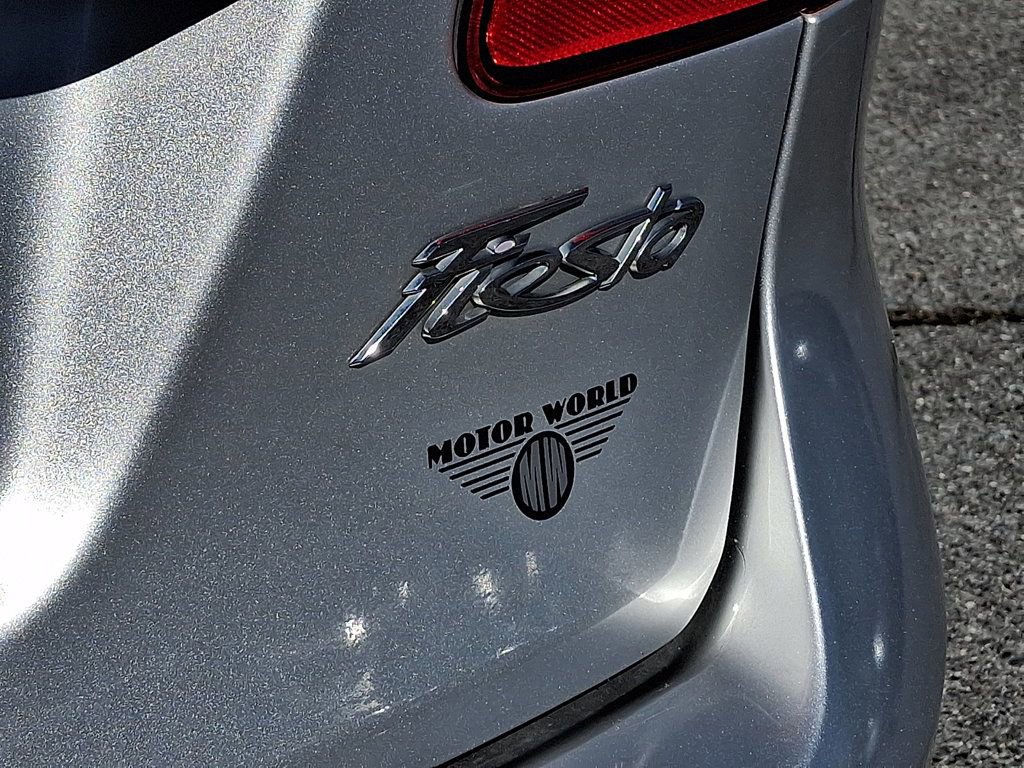 Used 2013 Ford Fiesta SE image 30