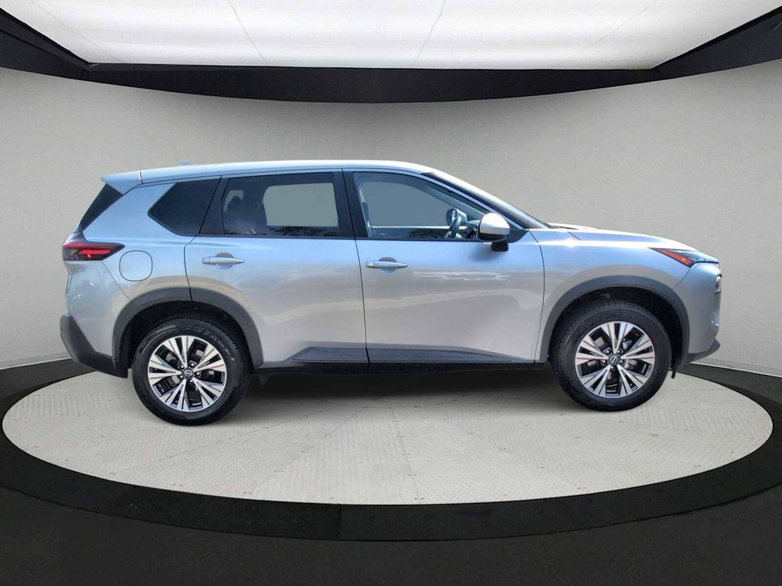 Used 2023 Nissan Rogue SV AWD/4WD image 9