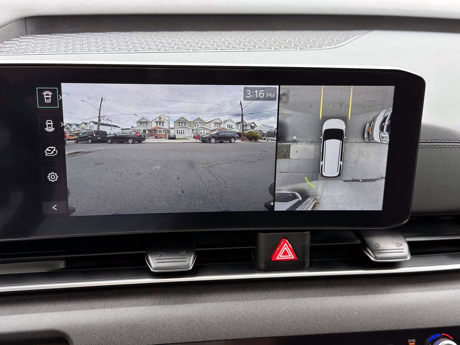 Used 2025 Kia Carnival SX FWD image 30