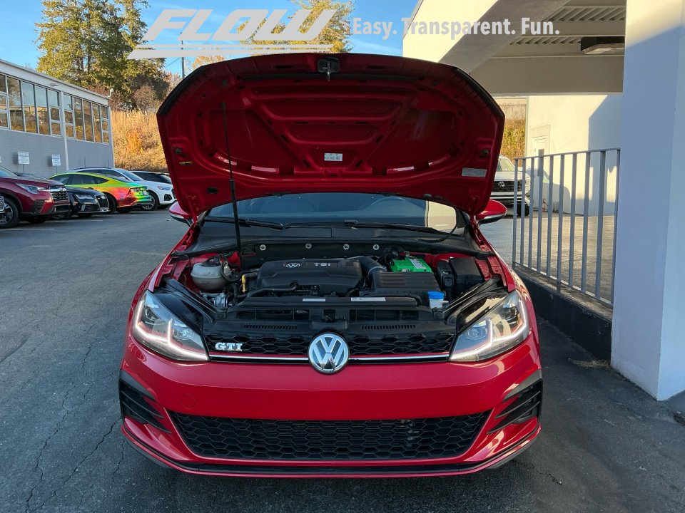 Used 2018 Volkswagen GTI SE w/ SE Leather Package image 17