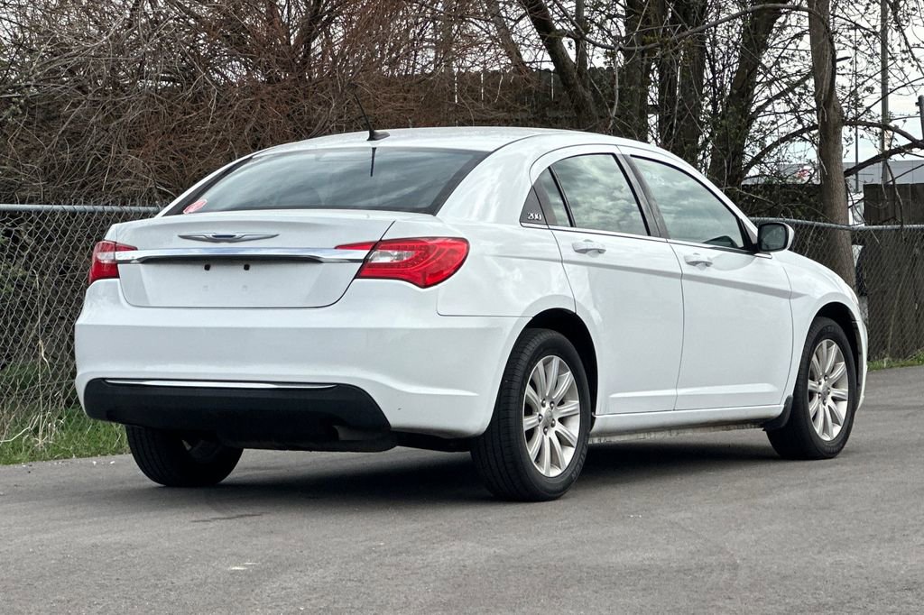 Used 2013 Chrysler 200 Touring w/ Cold Weather Group image 4