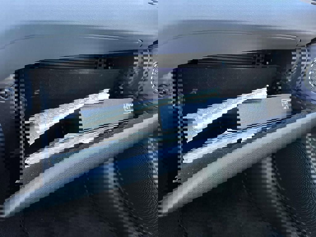 Used 2025 Genesis G70 3.3T Advanced image 31