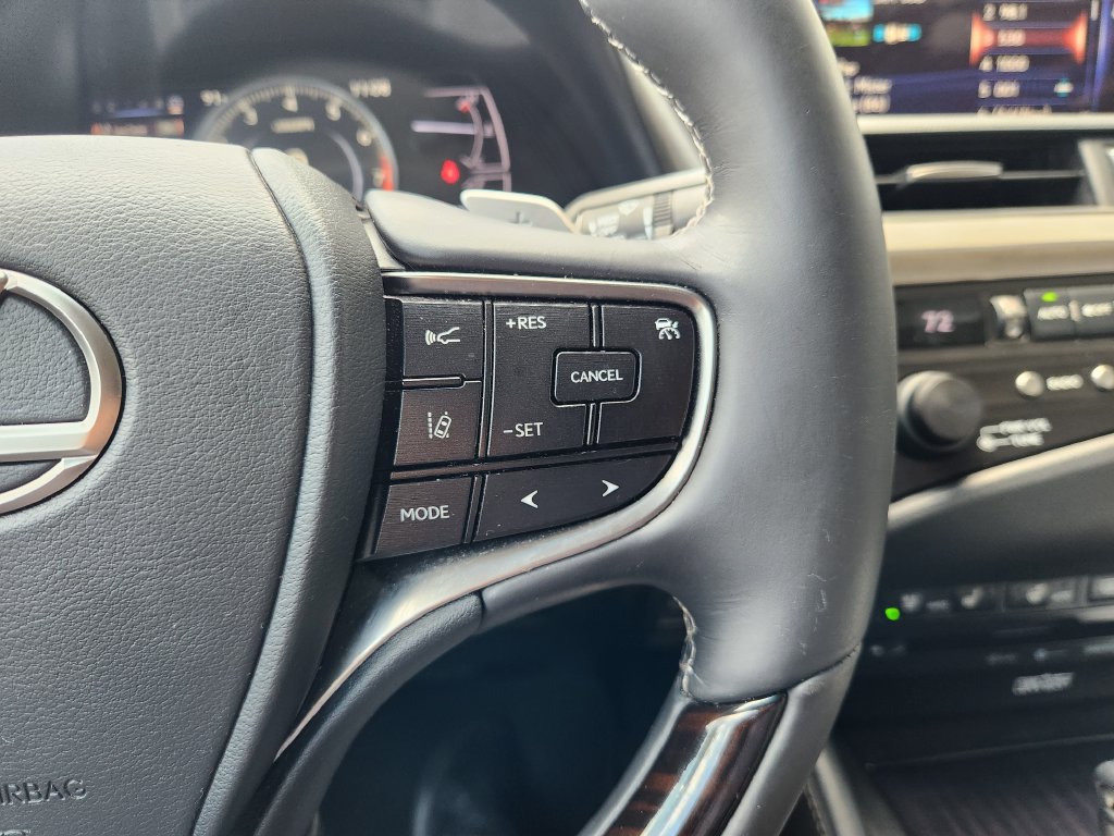 Used 2019 Lexus ES 350 Ultra Luxury w/ Accessory Package 2 FWD image 29