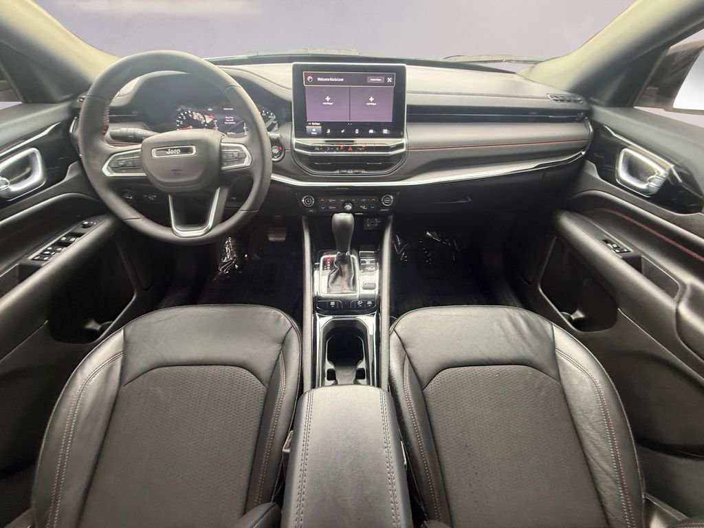 Used 2025 Jeep Compass Trailhawk w/ Trailer Tow Group image 12