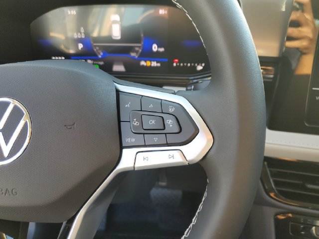 New 2027 Volkswagen Taos S FWD image 32