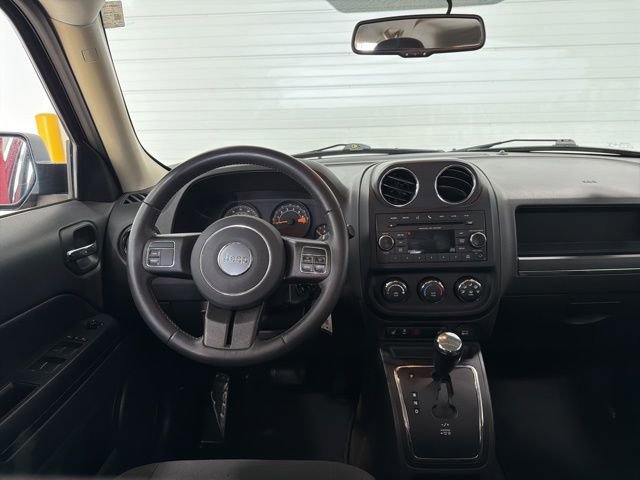Used 2016 Jeep Patriot Latitude image 28