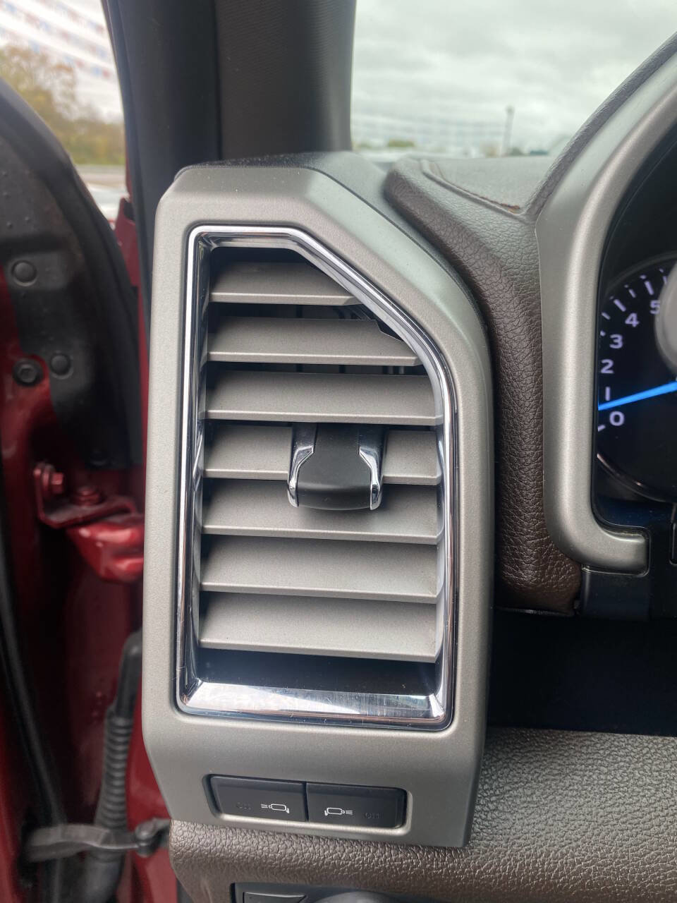 Used 2017 Ford F250 King Ranch w/ FX4 Off-Road Package image 19