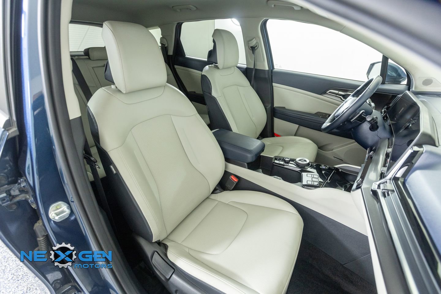 Used 2023 Kia Sportage EX image 43