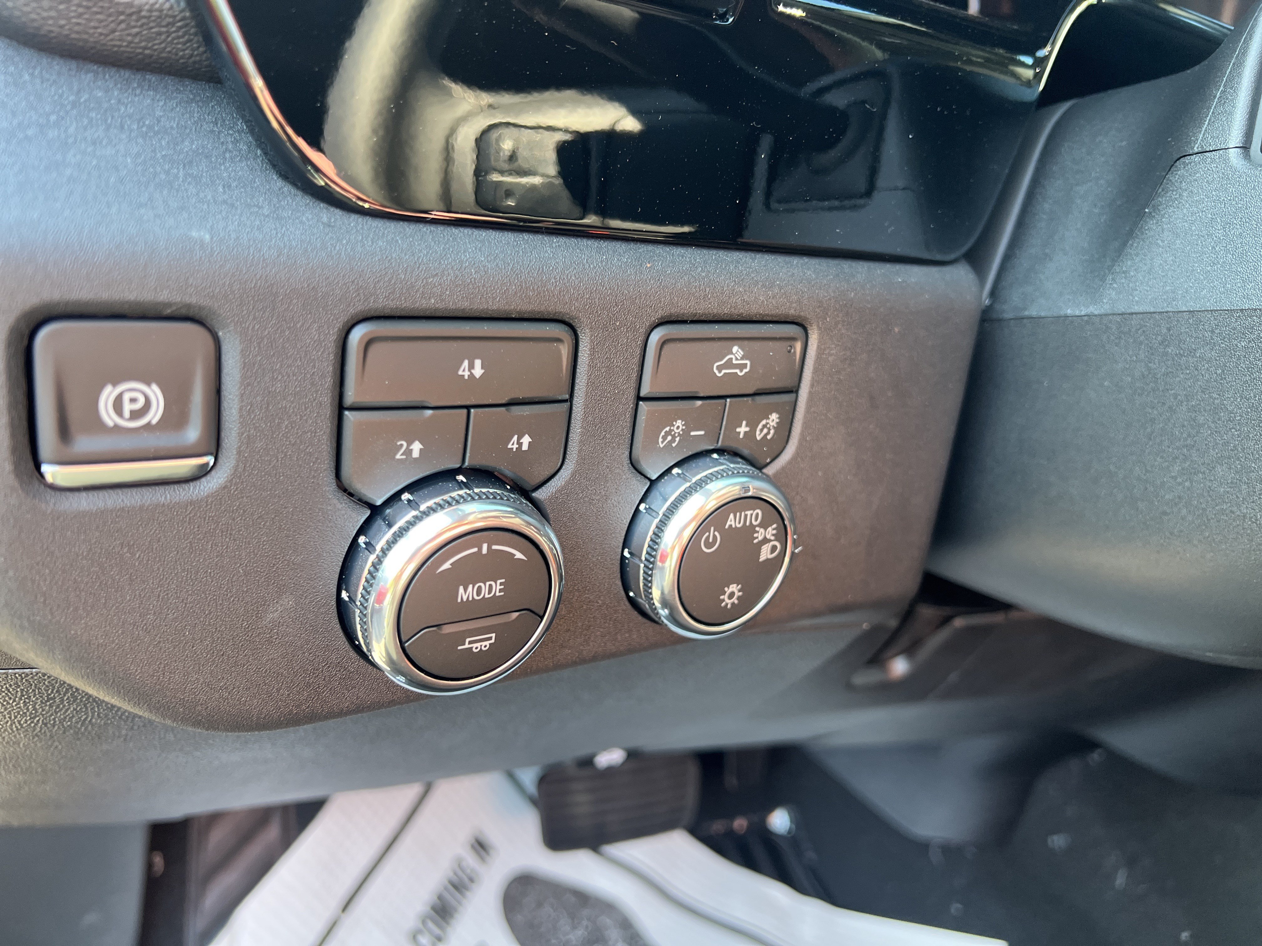 New 2026 GMC Sierra 2500 SLE w/ Remote Start Package AWD/4WD image 11