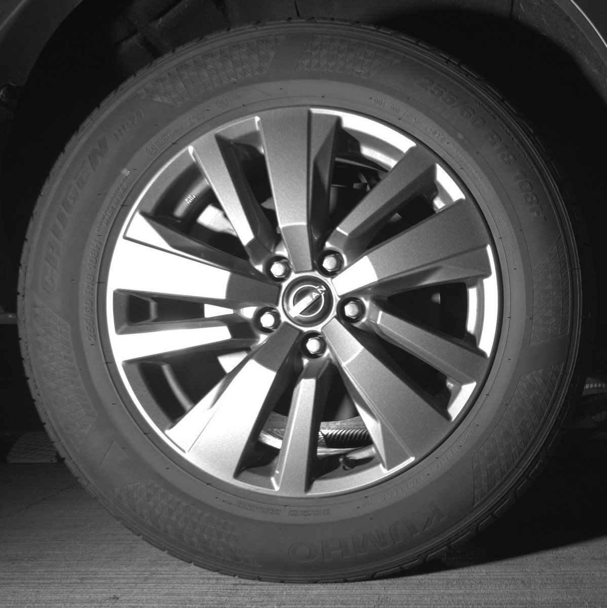 Used 2025 Nissan Pathfinder SV image 15