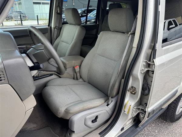 Used 2007 Jeep Commander Sport RWD image 7