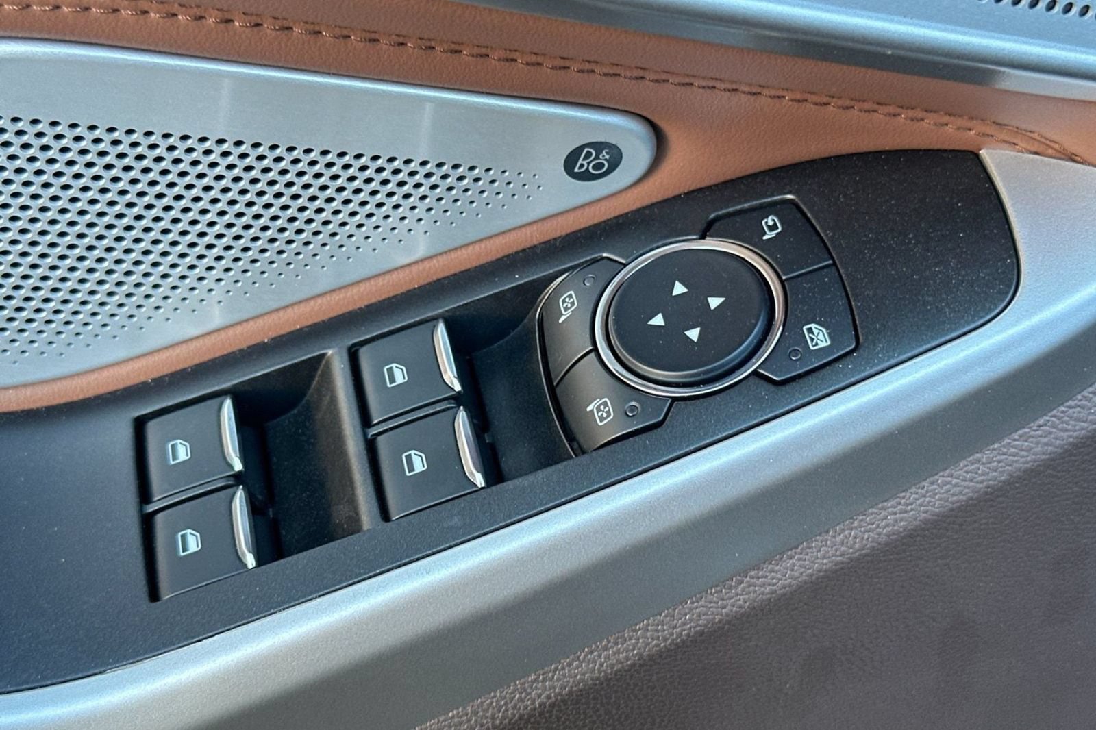 New 2024 Ford Explorer King Ranch w/ Technology Package RWD image 13