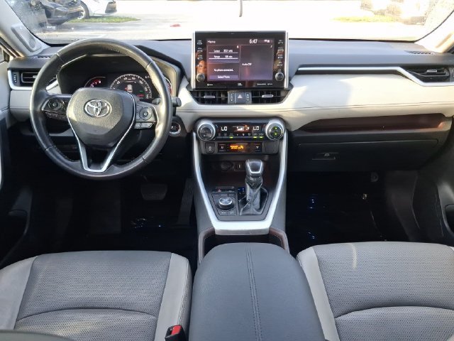 Used 2022 Toyota RAV4 Limited AWD/4WD image 7