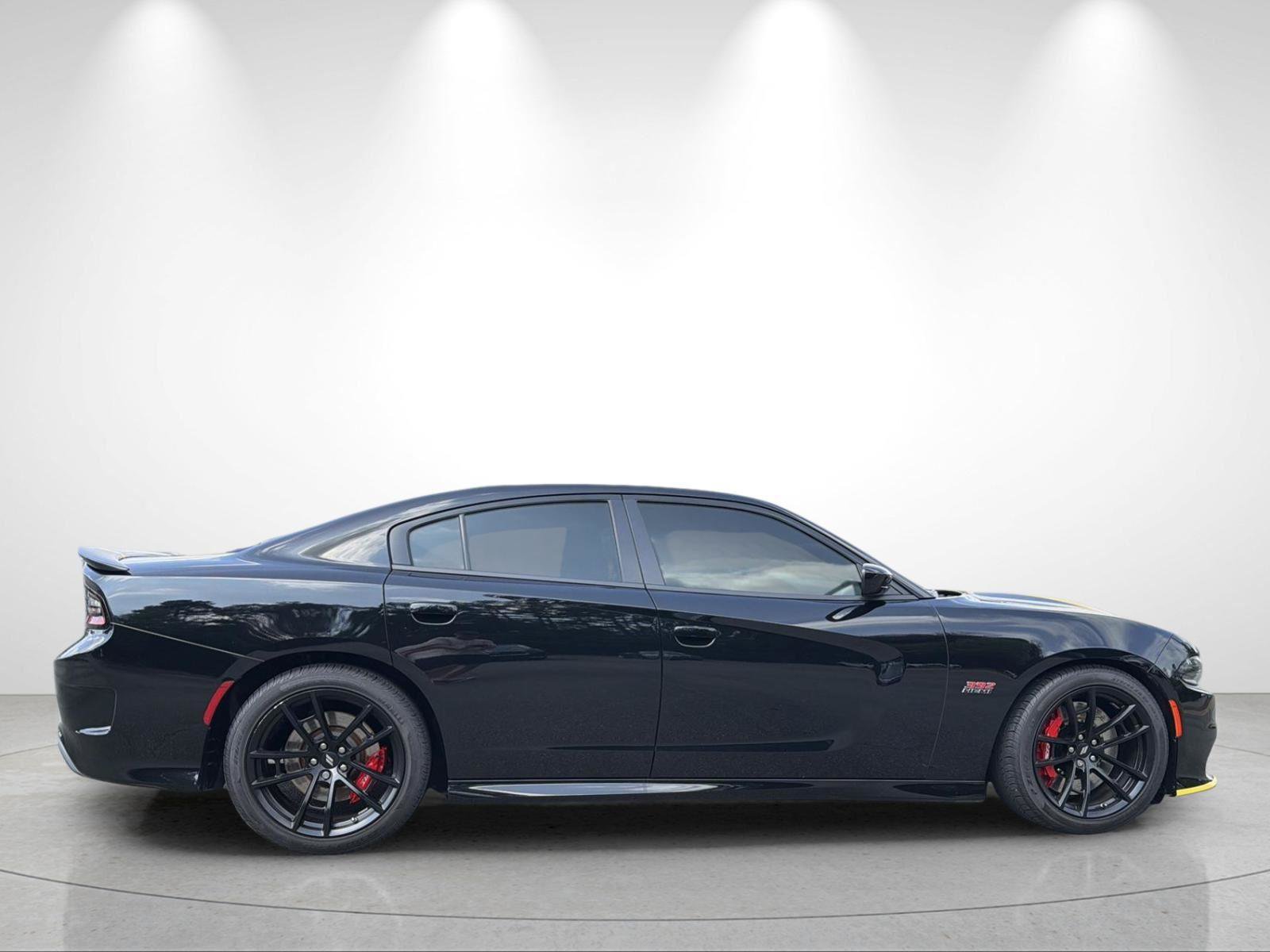 Used 2022 Dodge Charger Scat Pack w/ Dynamics Package RWD image 6