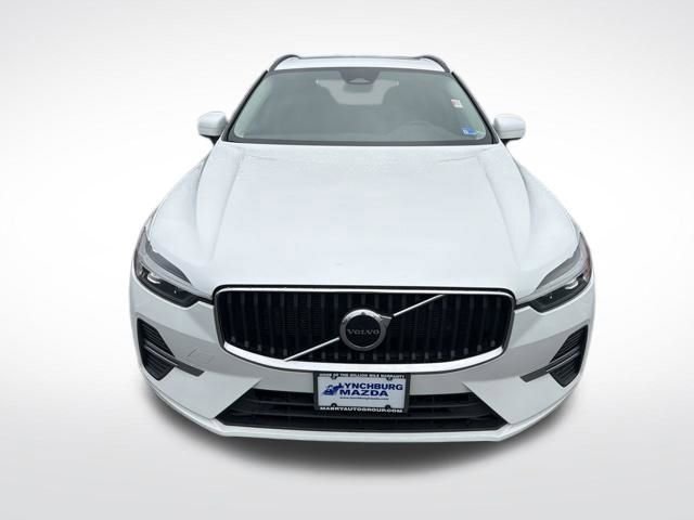 Used 2022 Volvo XC60 B5 Momentum image 9