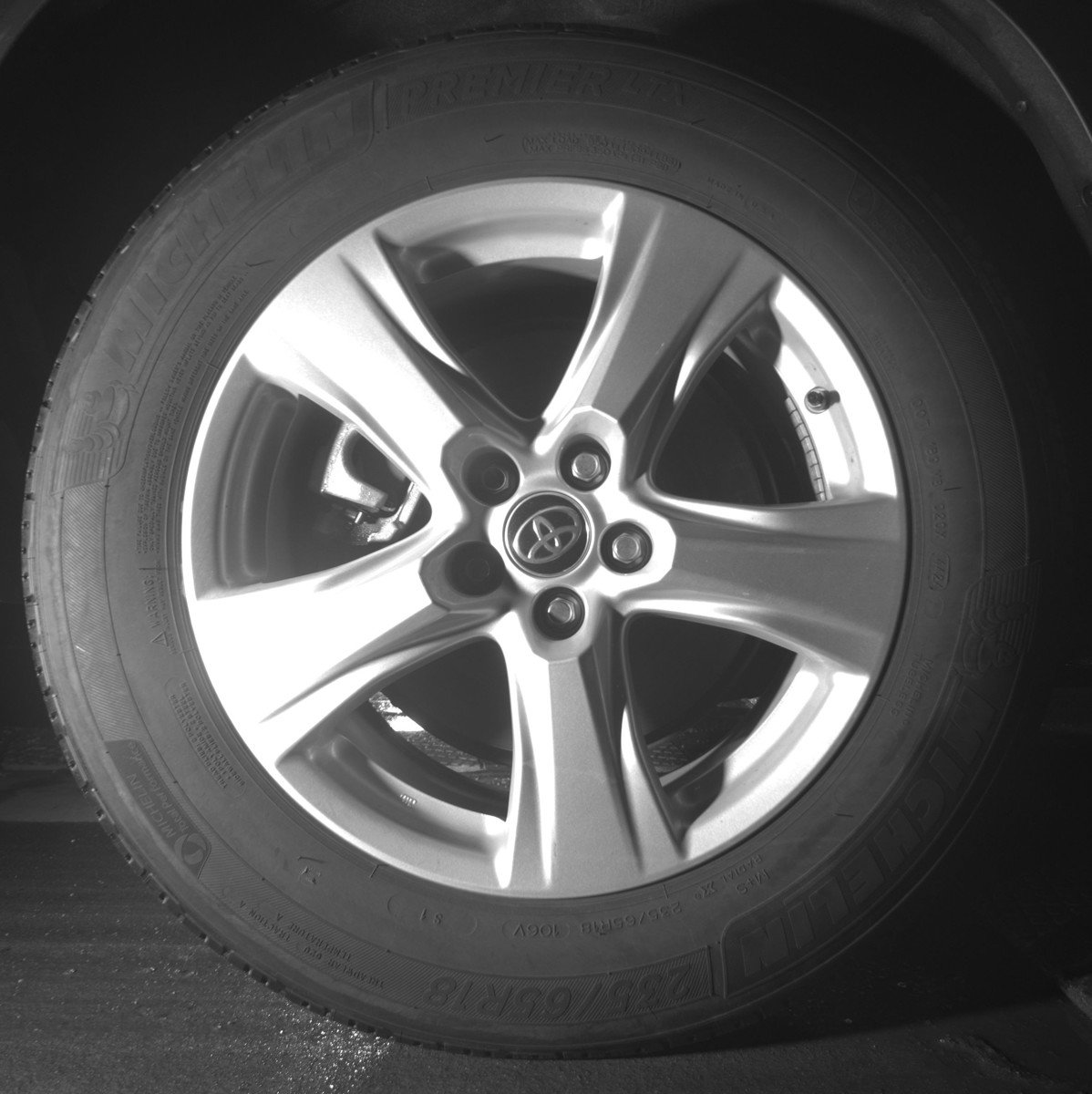 Used 2025 Toyota Highlander LE FWD image 15