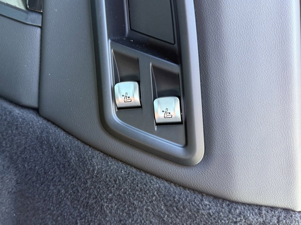 Used 2022 BMW X7 M50i image 41