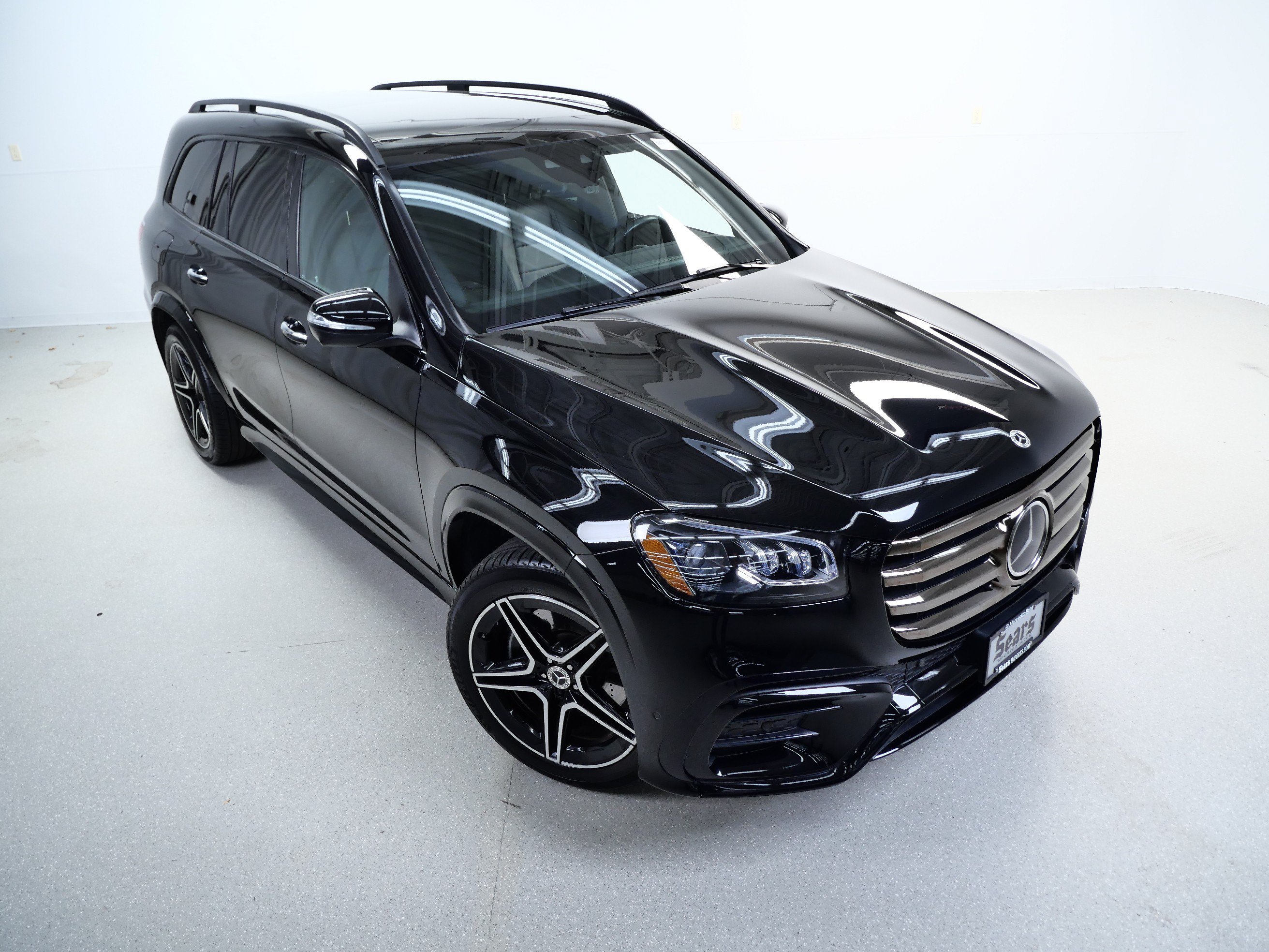 Used 2025 Mercedes-Benz GLS 450 4MATIC image 4