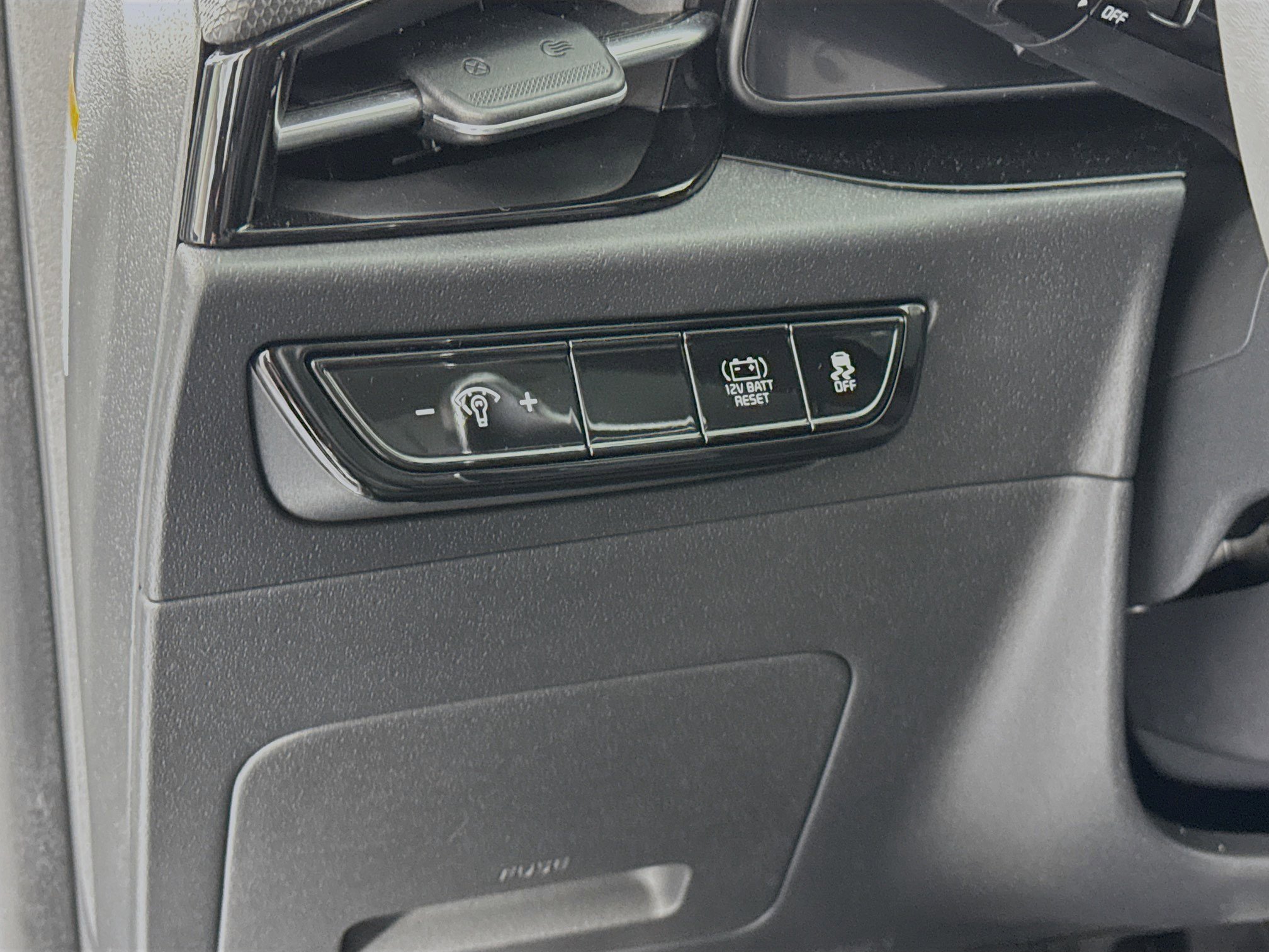 Used 2023 Kia Niro EX Touring image 10