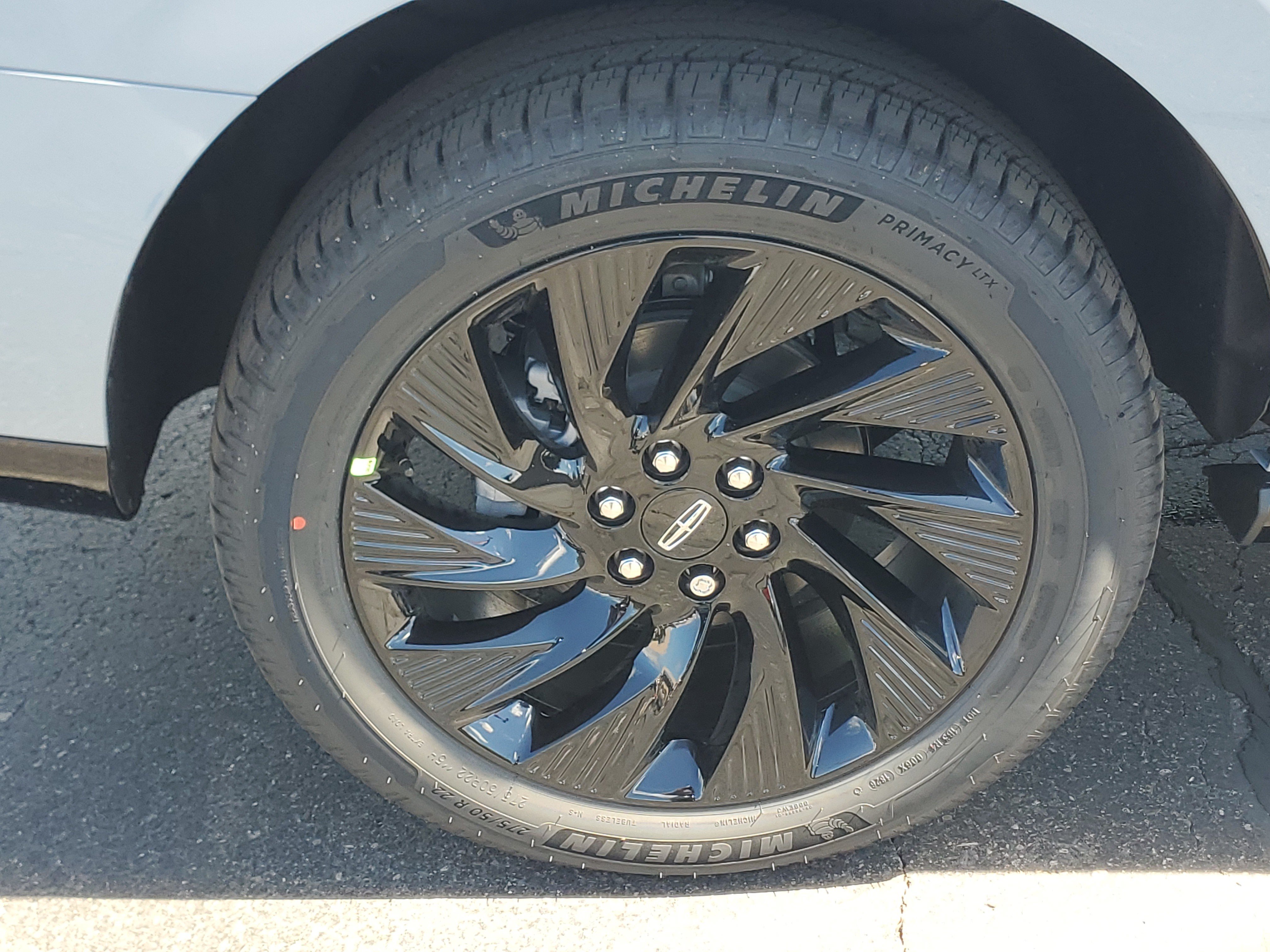 New 2026 Lincoln Navigator Reserve w/ Jet Appearance Package AWD/4WD image 5