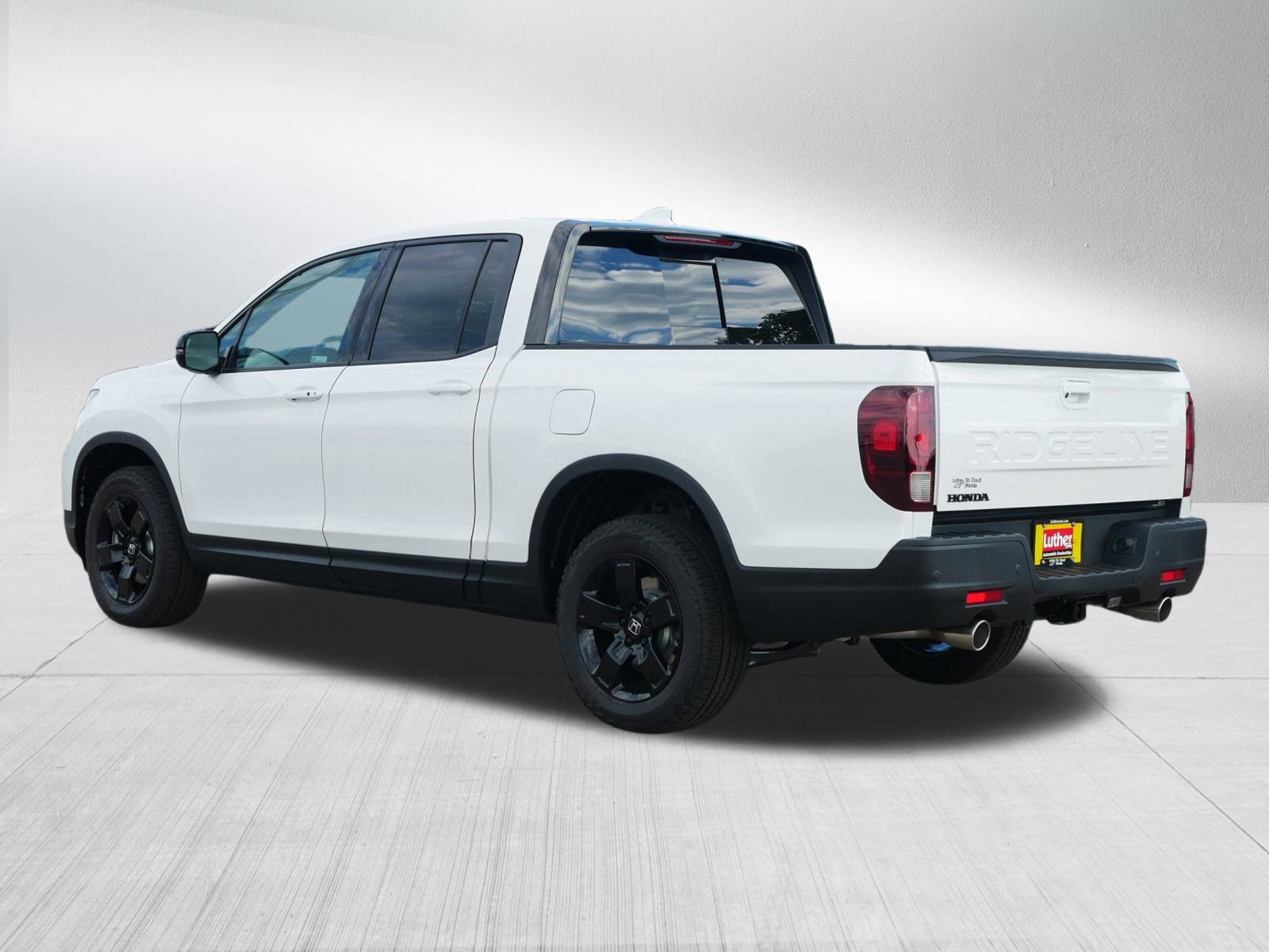 New 2026 Honda Ridgeline Black Edition image 3
