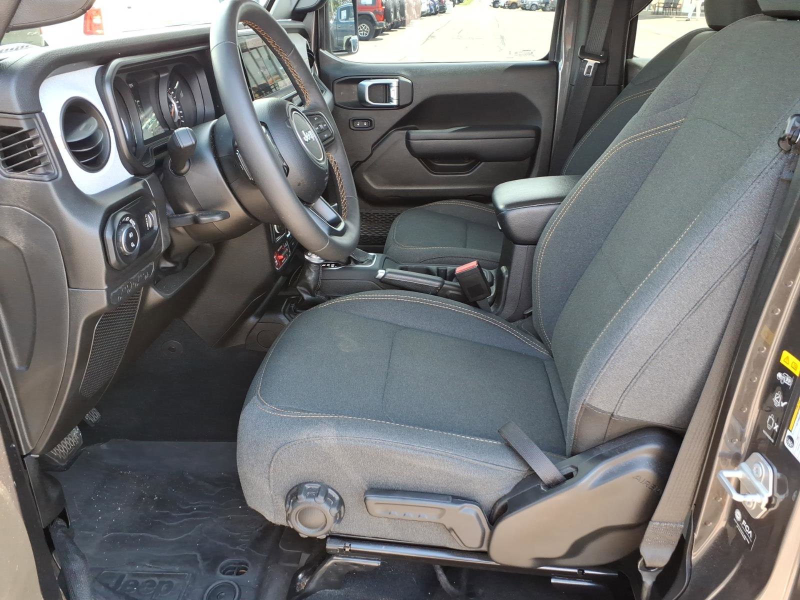 Used 2024 Jeep Gladiator Sport AWD/4WD image 12