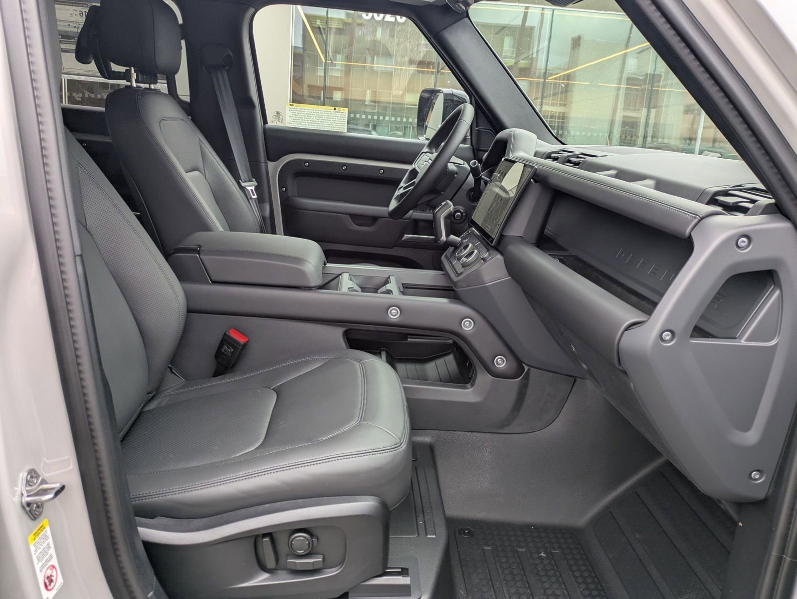 New 2026 Land Rover Defender 110 X-Dynamic SE image 33