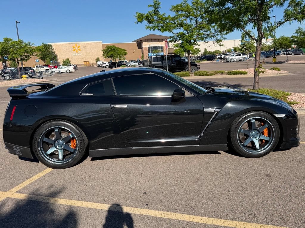 Used 2014 Nissan GT-R Premium AWD/4WD image 4