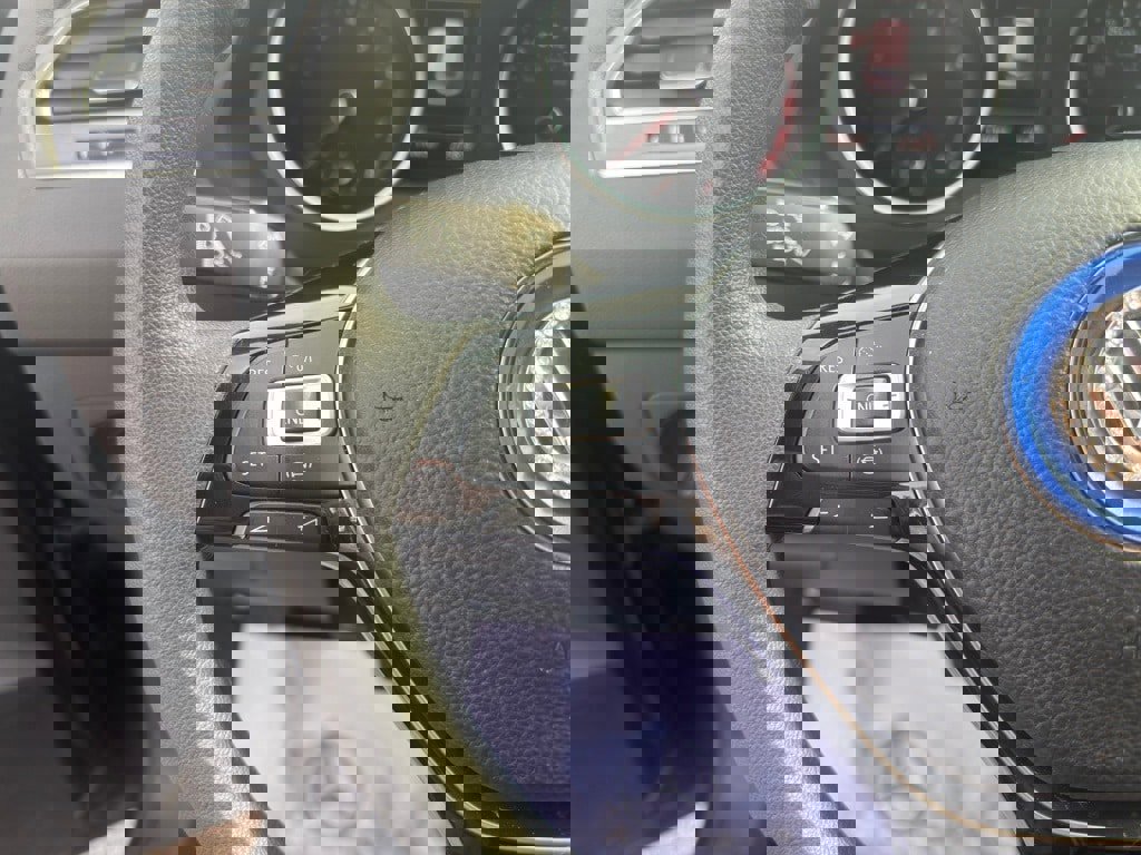 Used 2020 Volkswagen Tiguan S image 21