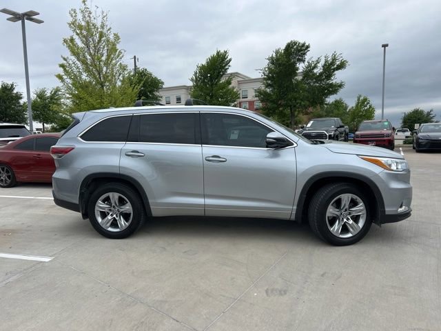 Used 2016 Toyota Highlander Limited image 2