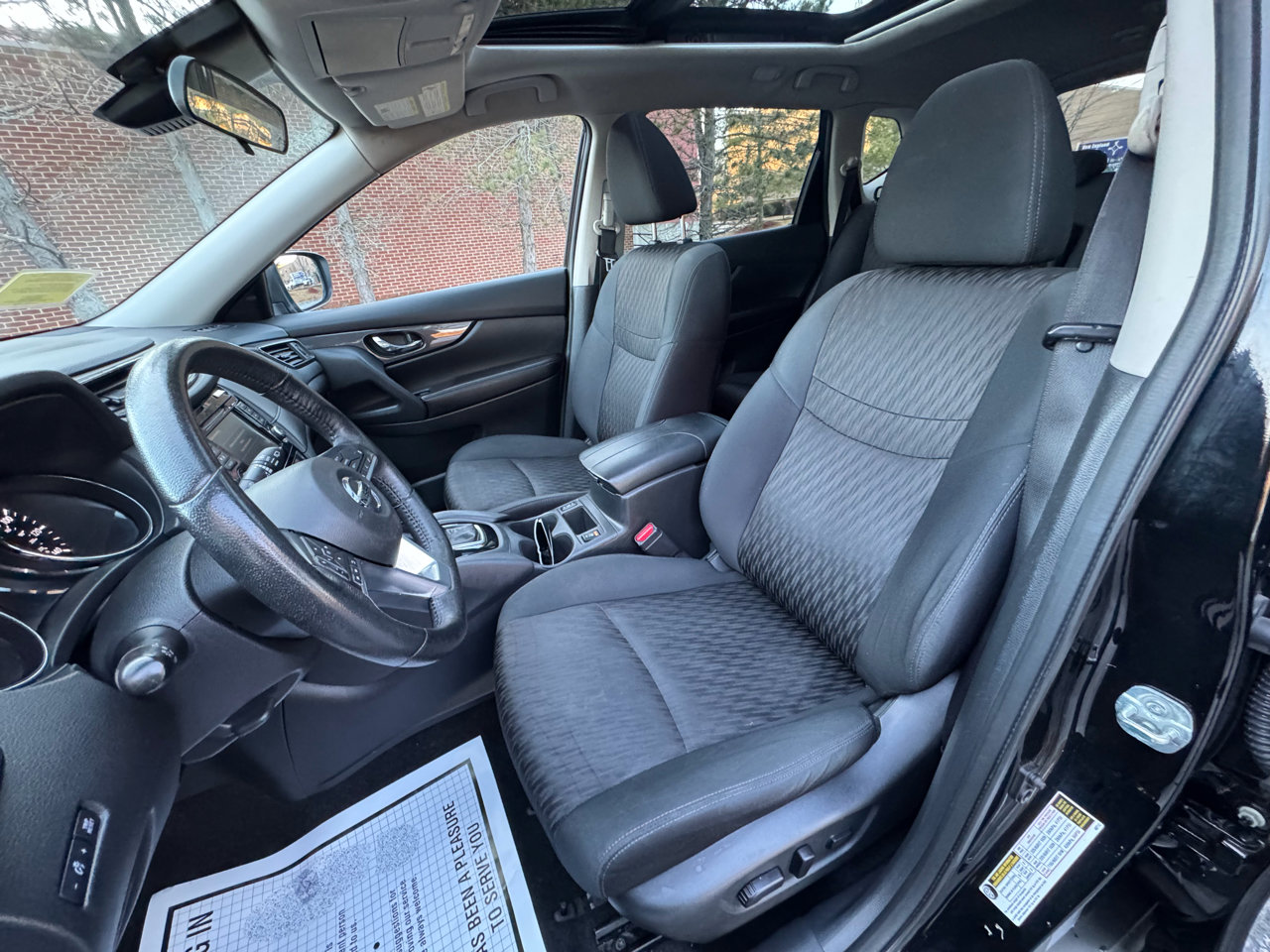 Used 2019 Nissan Rogue SV w/ Premium Package image 8