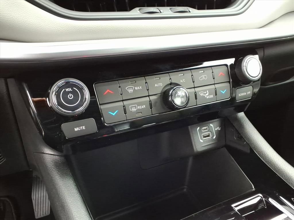 New 2026 Jeep Compass Limited image 27