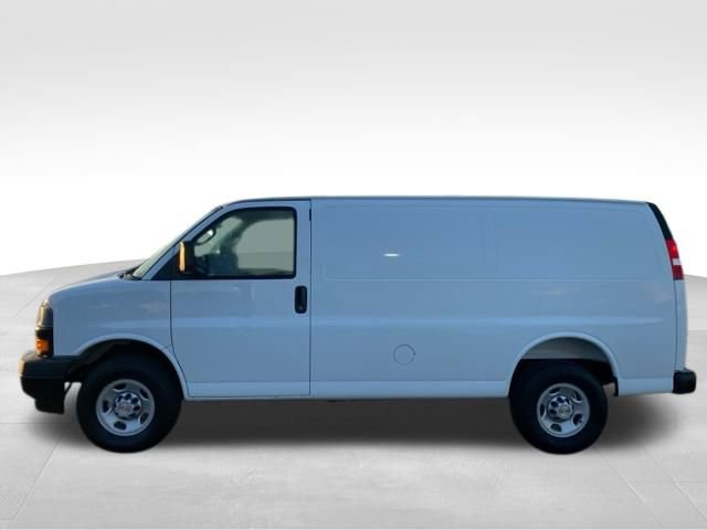 New 2026 Chevrolet Express 2500 RWD image 4