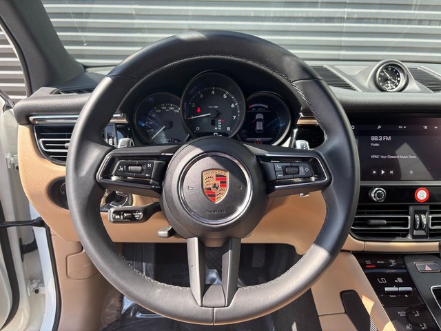 Certified 2025 Porsche Macan image 19