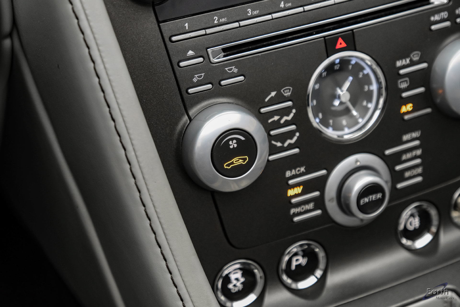 Used 2015 Aston Martin V8 Vantage GT RWD image 79