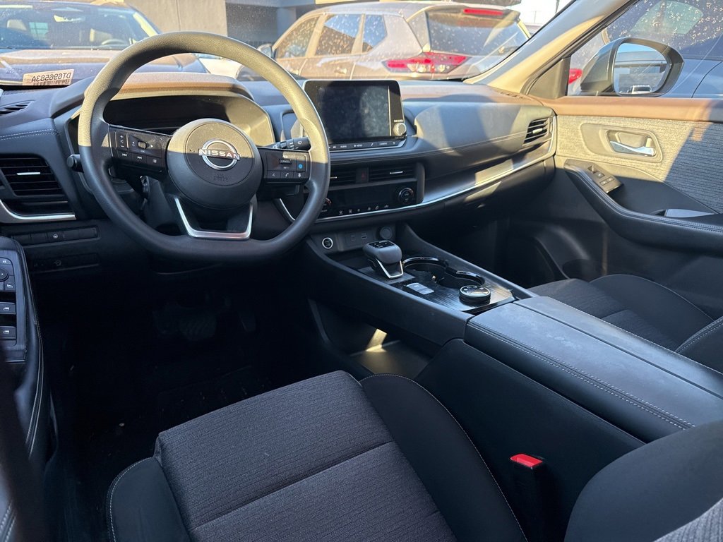 Used 2023 Nissan Rogue SV image 13