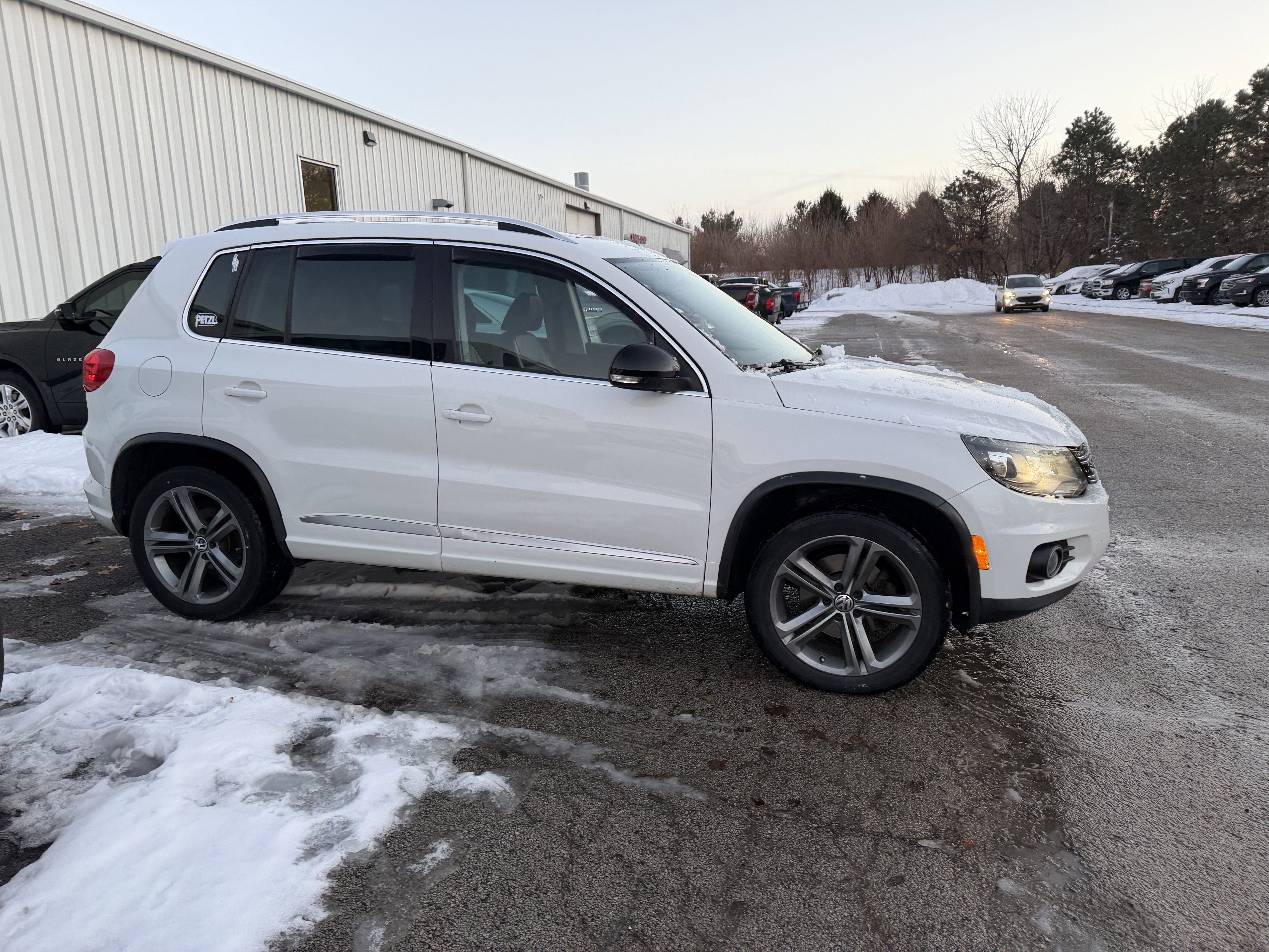 Used 2017 Volkswagen Tiguan Sport image 5