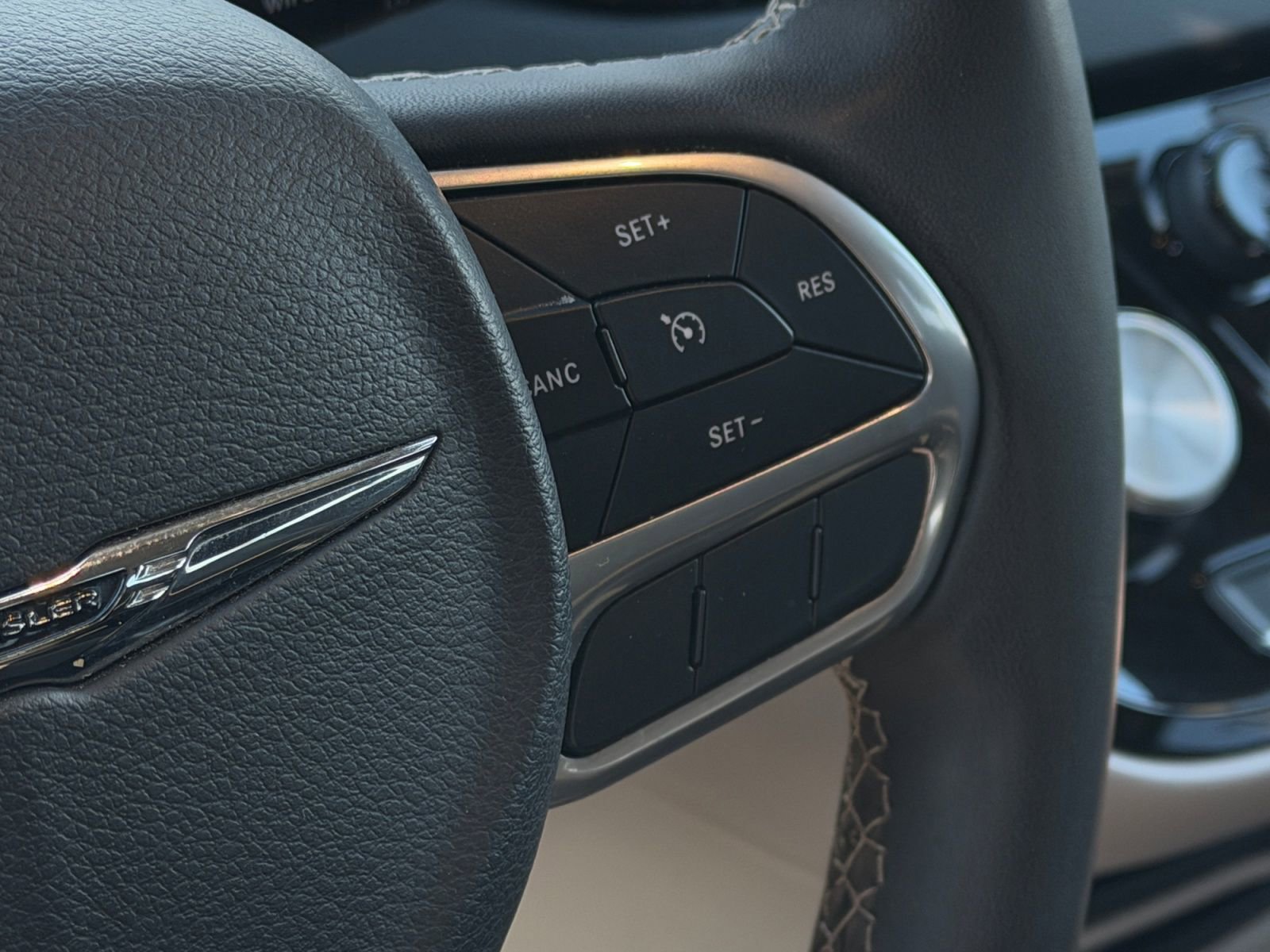 Used 2023 Chrysler Voyager LX image 22