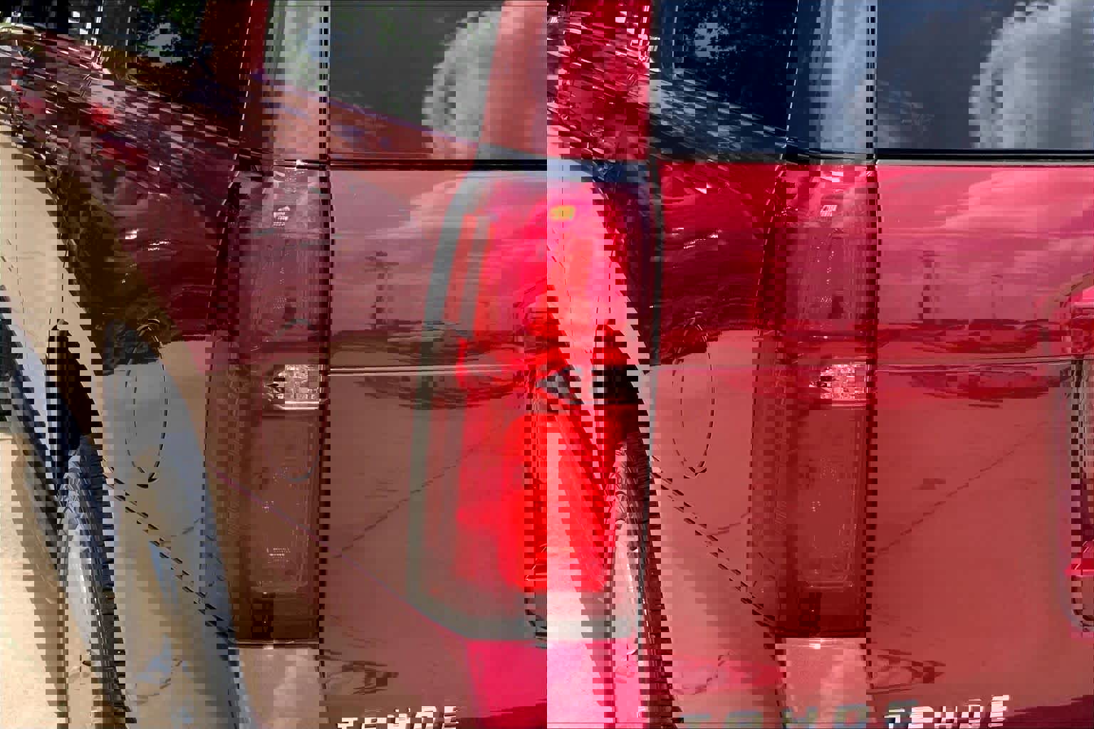 Used 2019 Chevrolet Tahoe LT w/ Luxury Package image 28