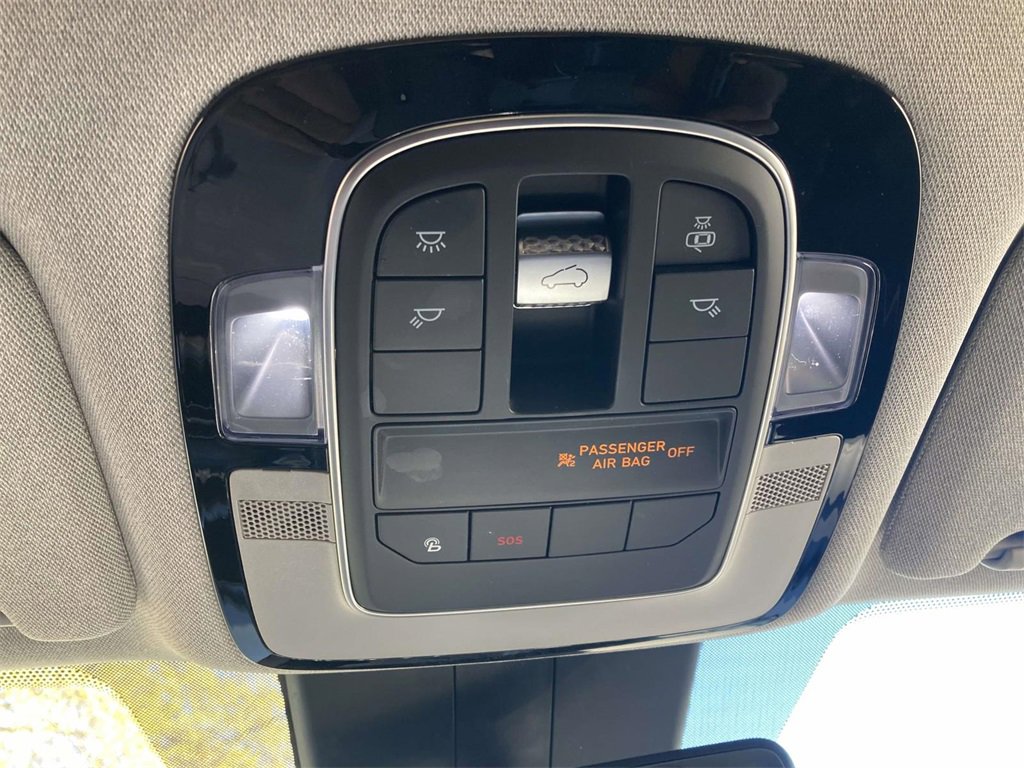 Used 2021 Hyundai Santa Fe Limited w/ Cargo Package image 18