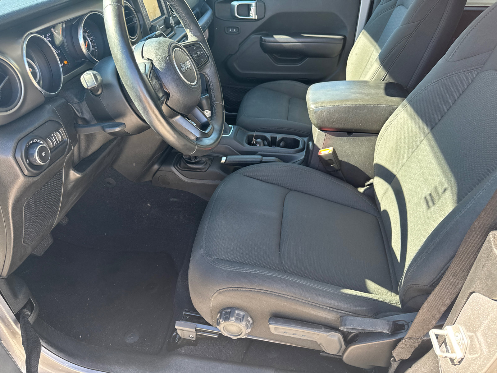 Used 2019 Jeep Wrangler Sport image 9